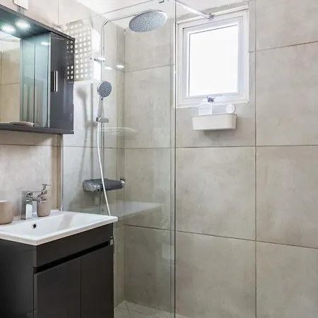 Stylish 2br With Rooftop Pool In Mackenzie Appartement Larnaca