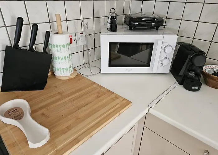 Апартаменты Stylish 2br With Rooftop Pool In Mackenzie Ларнака