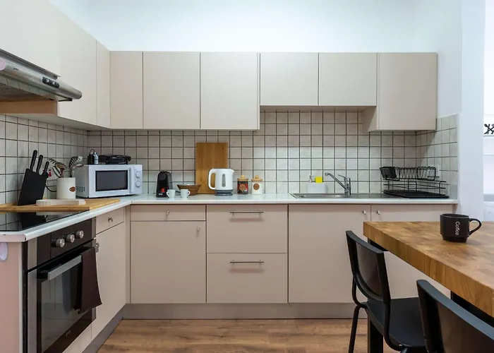 Stylish 2br With Rooftop Pool In Mackenzie Апартаменты