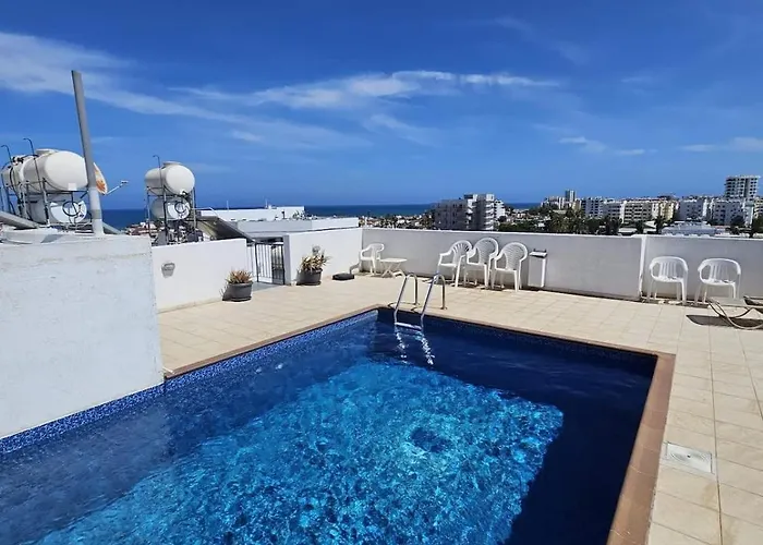 Stylish 2br With Rooftop Pool In Mackenzie Apartment