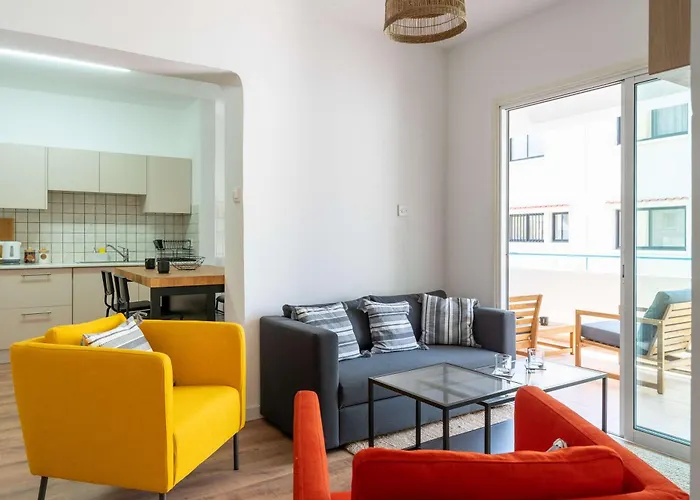 Апартаменты Stylish 2br With Rooftop Pool In Mackenzie