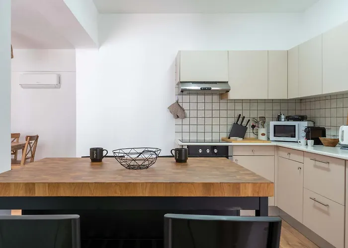 Stylish 2br With Rooftop Pool In Mackenzie * Ларнака