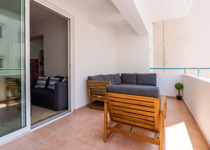 Stylish 2br With Rooftop Pool In Mackenzie * Ларнака